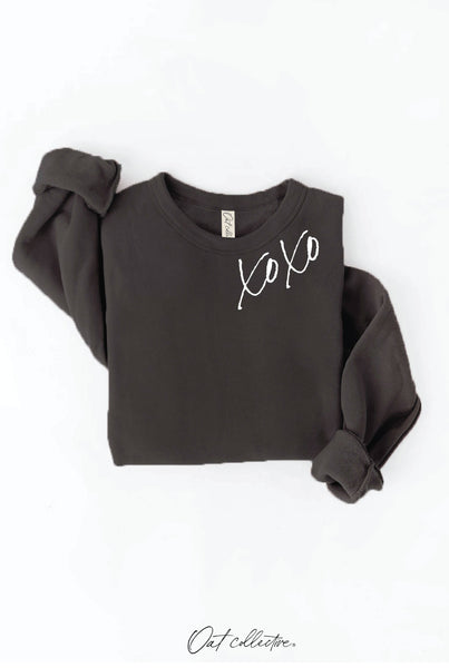 XOXO Graphic Sweatshirt: MAROON