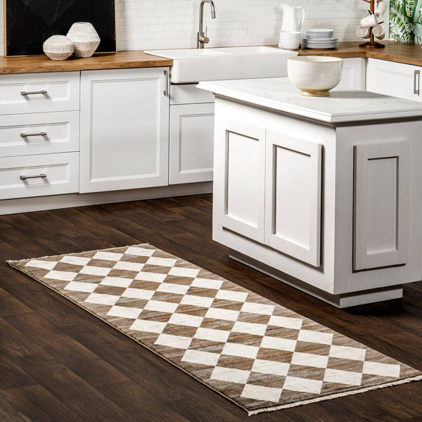 Meline Checkered Fringe Area Rug: Beige / Rectangle / 8' x 10' 2"