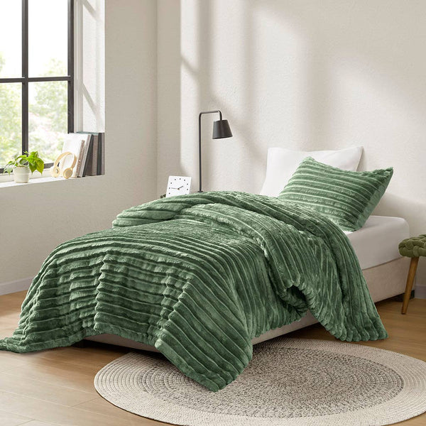 300GSM Fluffy Ribbed Plush Comforter Set,Green: King/Cal King