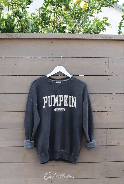 PUMPKIN SEASON Green Graphic Sweatshirt