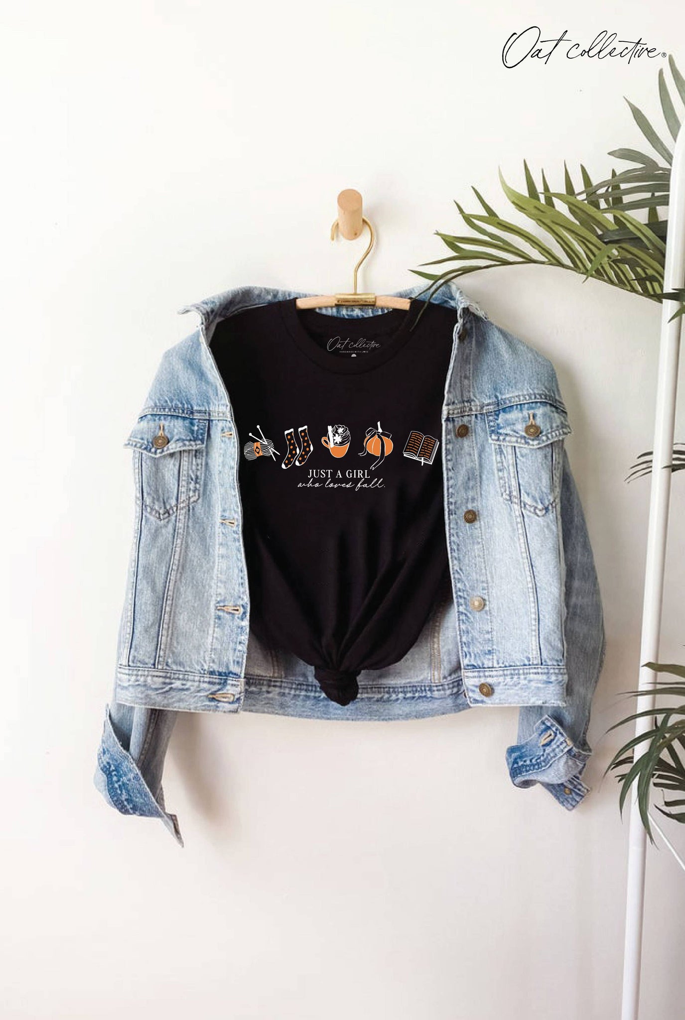 JUST A GIRL WHO LOVES FALL Black T-Shirt