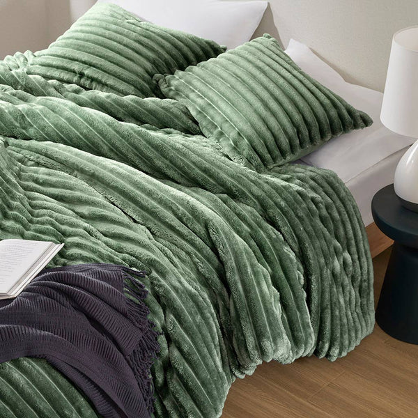 300GSM Fluffy Ribbed Plush Comforter Set,Green: King/Cal King