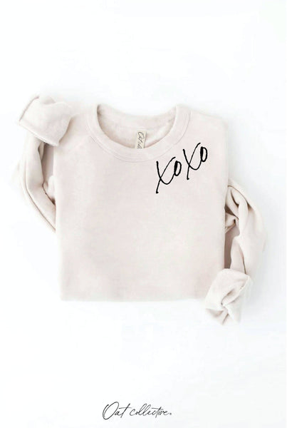 XOXO Graphic Sweatshirt: MAROON