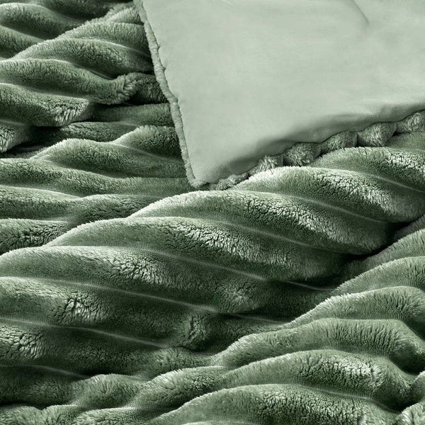 300GSM Fluffy Ribbed Plush Comforter Set,Green: King/Cal King