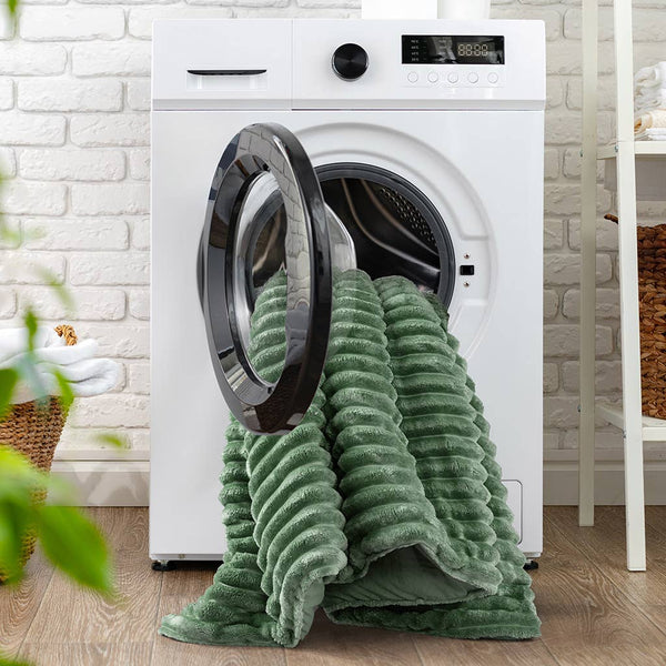 300GSM Fluffy Ribbed Plush Comforter Set,Green: King/Cal King