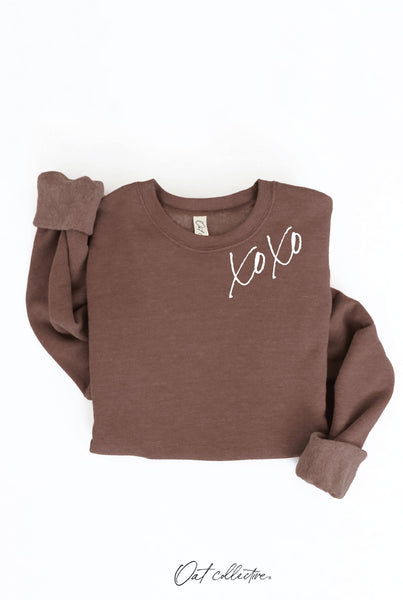 XOXO Graphic Sweatshirt: MAROON