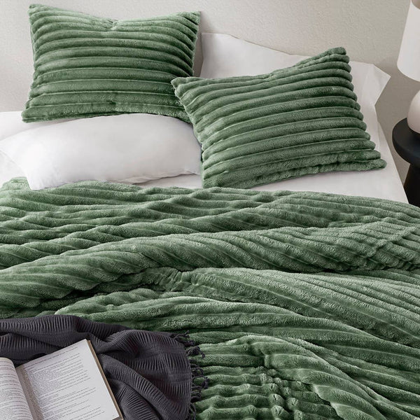 300GSM Fluffy Ribbed Plush Comforter Set,Green: King/Cal King