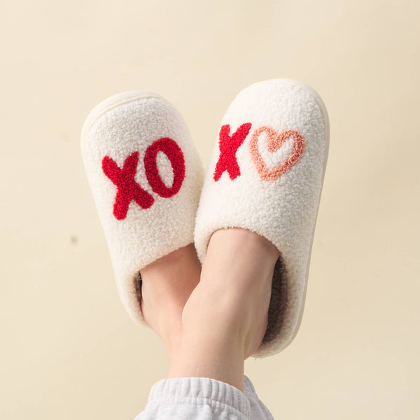 XOXO M/L Fuzzy Slippers